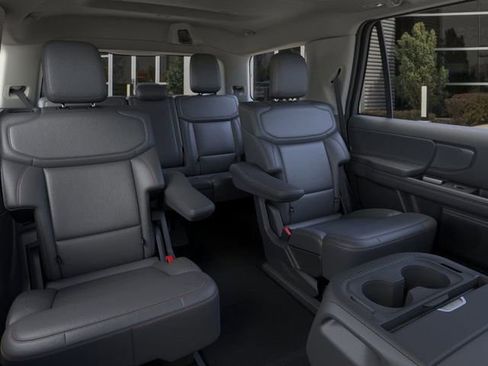 New 2025 Ford Expedition Active image 11