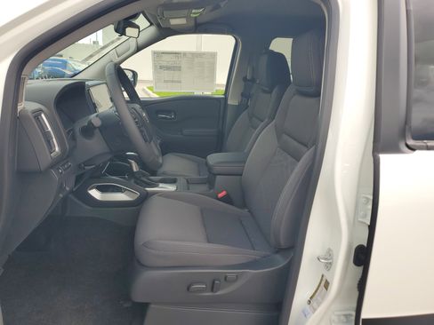 New 2025 Nissan Frontier SV w/ SV Convenience Package image 11