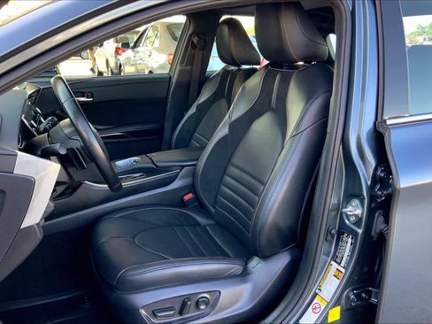 Used 2019 Toyota Avalon XSE w/ All Weather Liner Package FWD image 7