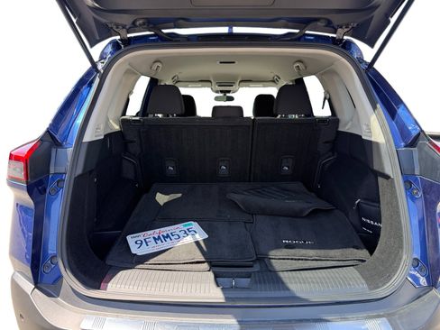 Used 2023 Nissan Rogue SV FWD image 17
