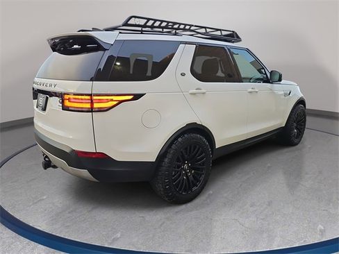 Used 2018 Land Rover Discovery HSE image 6