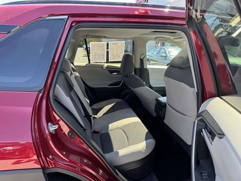 Used 2024 Toyota RAV4 XLE w/ Convenience Package AWD/4WD image 12