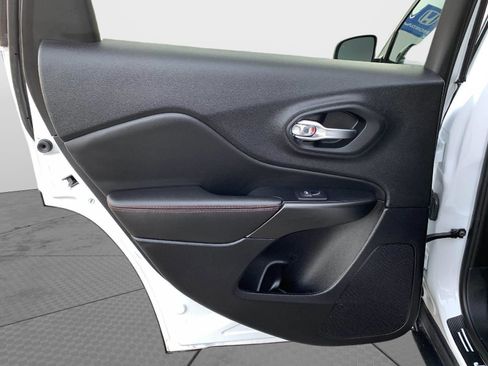 Used 2022 Jeep Cherokee Trailhawk w/ Premium Leather Package image 38