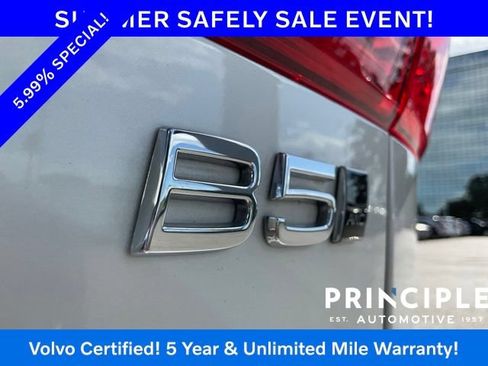 Certified 2024 Volvo XC60 B5 Core w/ Protection Package Premier AWD/4WD image 28