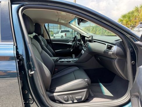 Used 2022 Genesis G70 3.3T RWD image 16