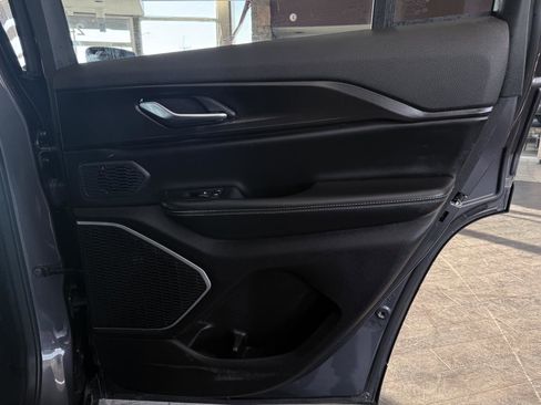 Used 2023 Jeep Grand Cherokee Laredo w/ Luxury Tech Group I image 30