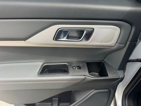 Used 2026 Ford Explorer Active image 27