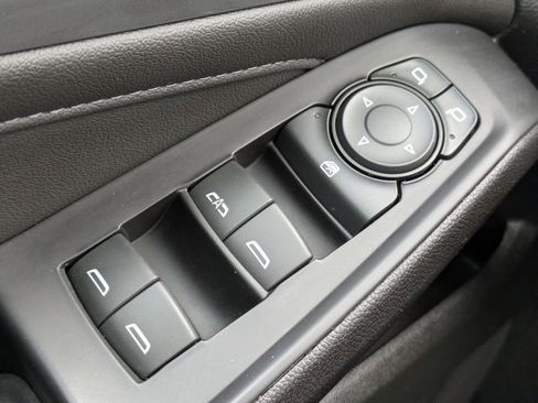 Certified 2023 Chevrolet Traverse LT image 25