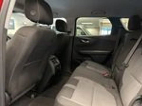 Used 2025 Chevrolet Blazer LT image 15