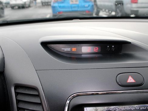 Used 2018 Kia Forte LX w/ LX Popular Package image 19