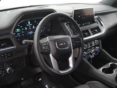 Used 2024 GMC Yukon XL SLT w/ SLT Luxury Package AWD/4WD image 22