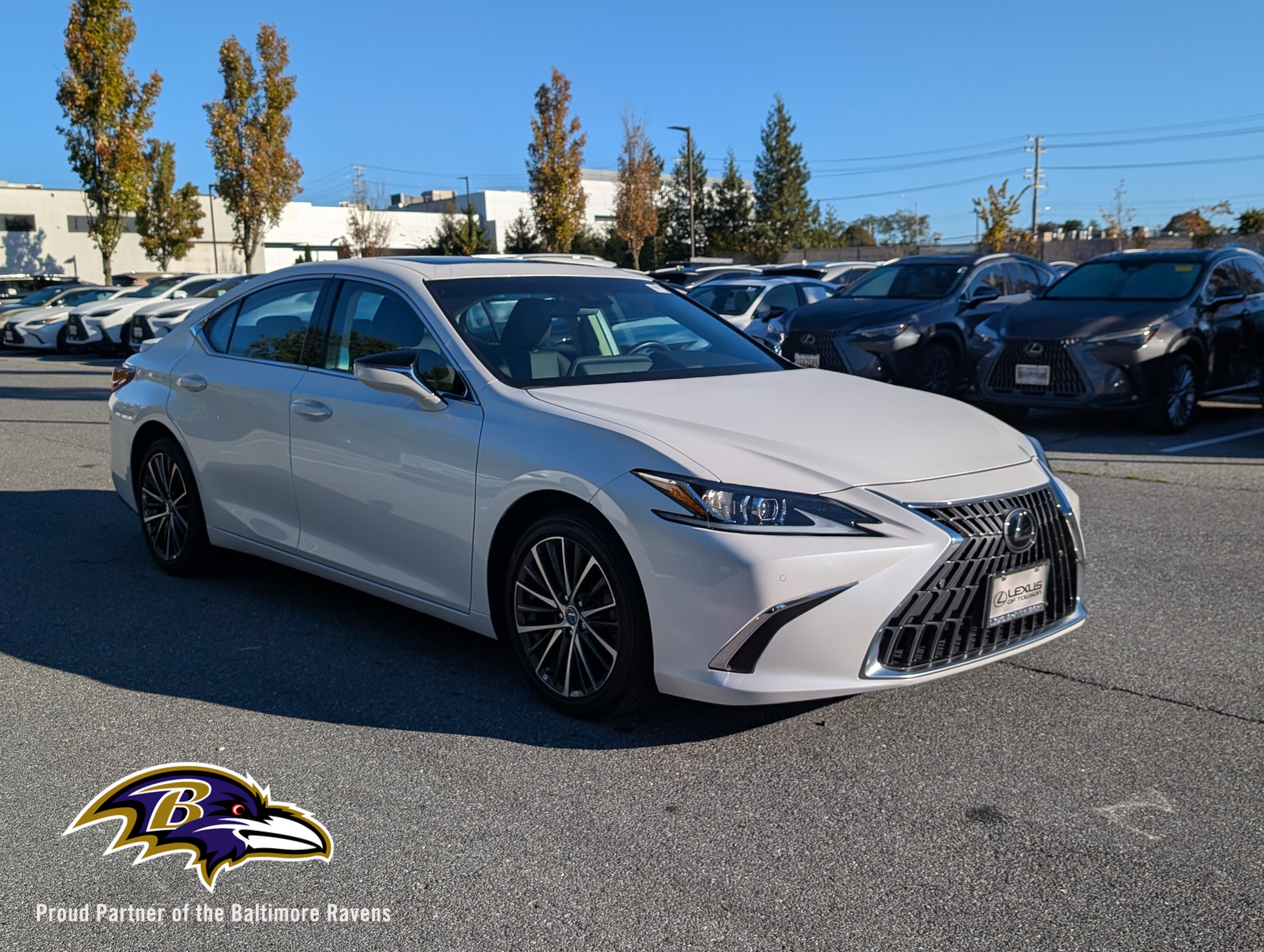 Used 2025 Lexus ES 350 w/ Premium Package FWD image 1