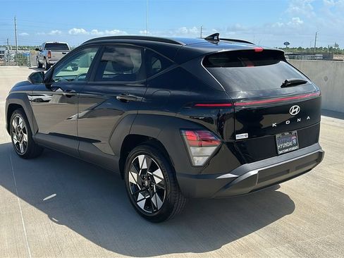 Certified 2025 Hyundai Kona SEL FWD image 10