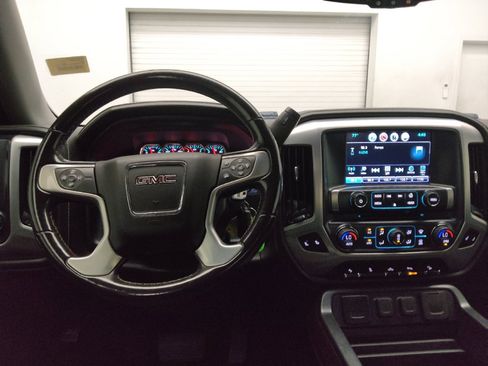 Used 2018 GMC Sierra 1500 SLE w/ SLE Value Package AWD/4WD image 22