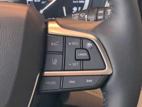 Used 2021 Toyota Highlander Limited FWD image 27