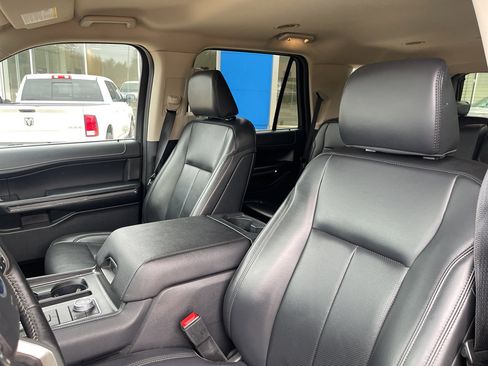 Used 2024 Ford Expedition XLT image 20