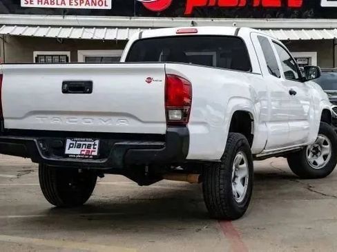 Used 2022 Toyota Tacoma SR image 8