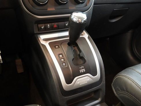 Used 2015 Jeep Compass 4WD image 21