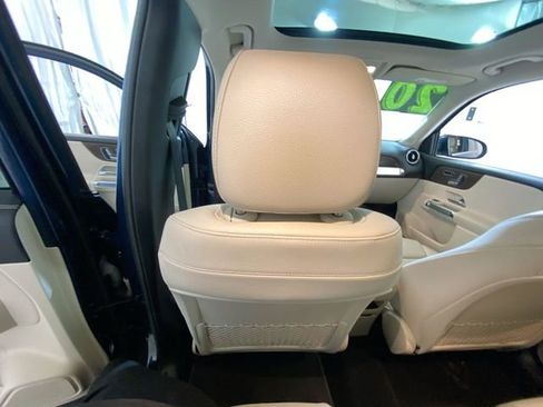 Used 2020 Mercedes-Benz GLB 250 4MATIC image 35