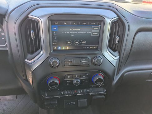 Used 2022 Chevrolet Silverado 2500 LT w/ Fleet Comfort Package AWD/4WD image 15