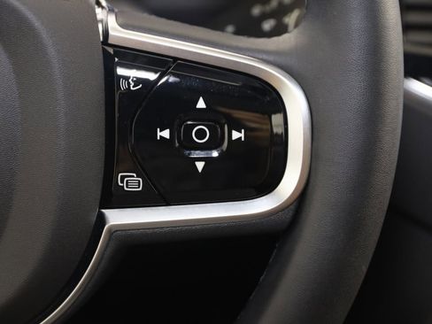 Used 2025 Volvo XC90 B5 Plus w/ Protection Package Premier image 39