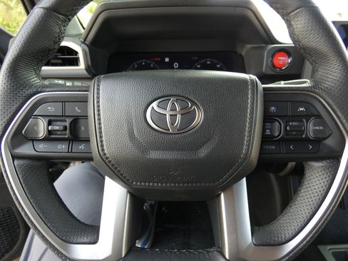 Used 2025 Toyota Tacoma TRD Off-Road image 66