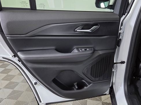 New 2025 Jeep Grand Cherokee Laredo w/ Luxury Tech Group I image 29