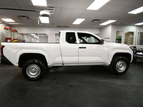 Certified 2025 Toyota Tacoma SR image 9