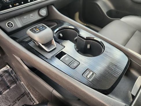 Used 2021 Nissan Rogue SV w/ Premium Package FWD image 21