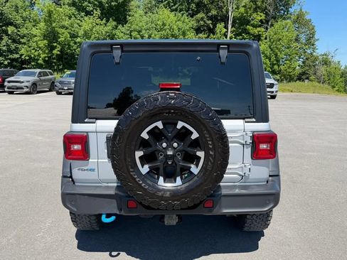 Used 2024 Jeep Wrangler Unlimited Rubicon 4xe w/ Safety Group AWD/4WD image 4