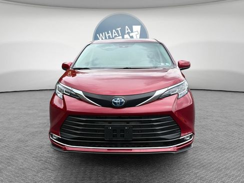 Used 2022 Toyota Sienna XLE FWD image 9