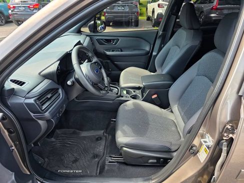 Used 2025 Subaru Forester Premium AWD/4WD image 16