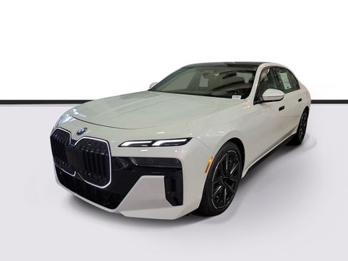 New 2025 BMW i7 xDrive60 AWD/4WD image 2