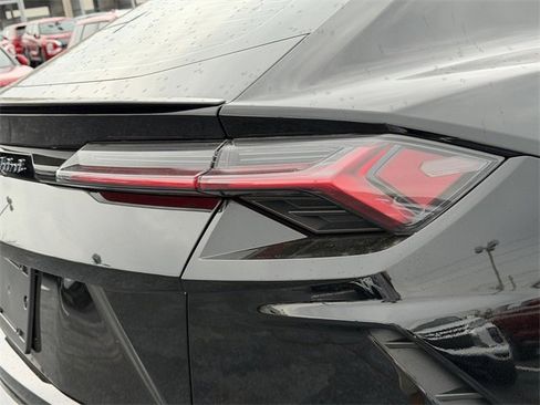 Used 2022 Lamborghini Urus image 11