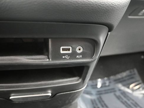 Used 2020 Chrysler Pacifica Touring w/ Advanced Safetytec Group FWD image 26