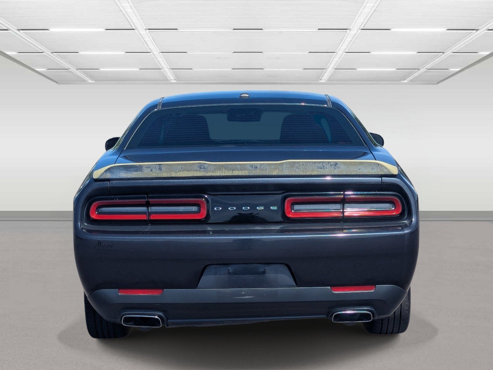 Used 2016 Dodge Challenger SXT RWD image 4