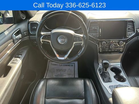 Used 2020 Jeep Grand Cherokee Overland AWD/4WD image 14