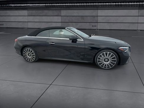 Used 2024 Mercedes-Benz CLE 450 4MATIC Cabriolet image 9