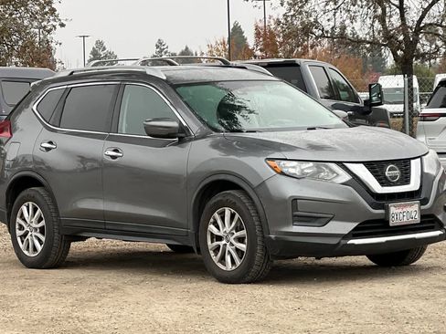 Used 2020 Nissan Rogue SV image 10