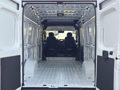 Used 2025 RAM ProMaster 3500 w/ Convenience Group image 14