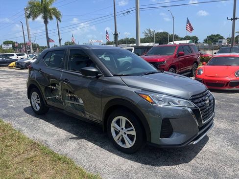 Used 2025 Nissan Kicks Play S FWD image 4