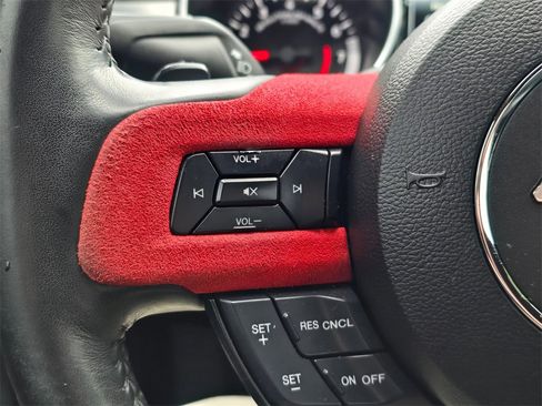 Used 2018 Ford Mustang Premium image 31