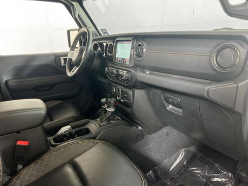 Used 2021 Jeep Wrangler Unlimited Sahara AWD/4WD image 28