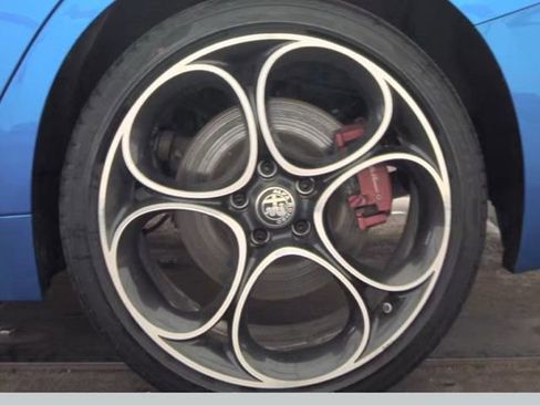 Used 2024 Alfa Romeo Giulia Veloce image 21