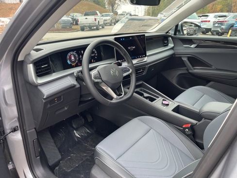 New 2026 Volkswagen Tiguan SE image 6