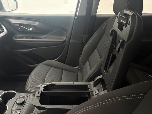 Used 2023 GMC Terrain SLE w/ Driver Convenience Package FWD image 28