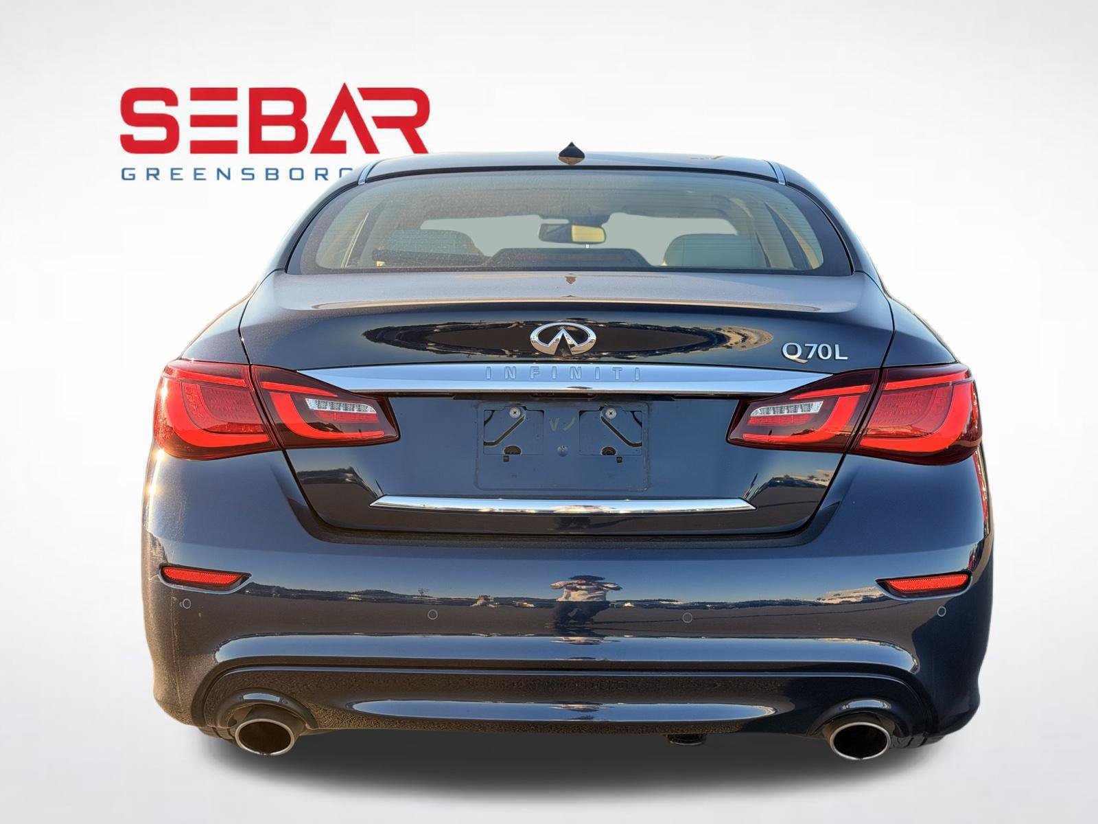 Used 2015 INFINITI Q70 L 3.7 w/ Deluxe Touring Package RWD image 10