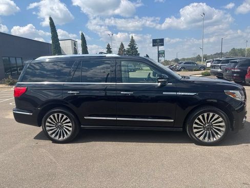 Used 2019 Lincoln Navigator Reserve w/ Cargo Package AWD/4WD image 5