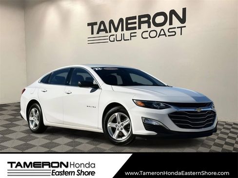 Used 2023 Chevrolet Malibu LS image 1