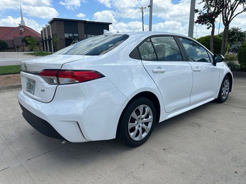 Used 2024 Toyota Corolla LE FWD image 5